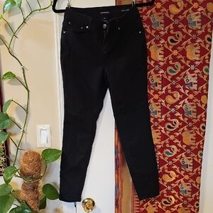 Elegant Black Skinny Jeans for Women